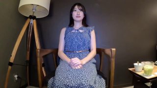 东北网红女神这屁股极品，特写吸吮大屌，骑上来插入上下套弄，爆插屁股腰细肥臀，掰开小穴手指拨弄